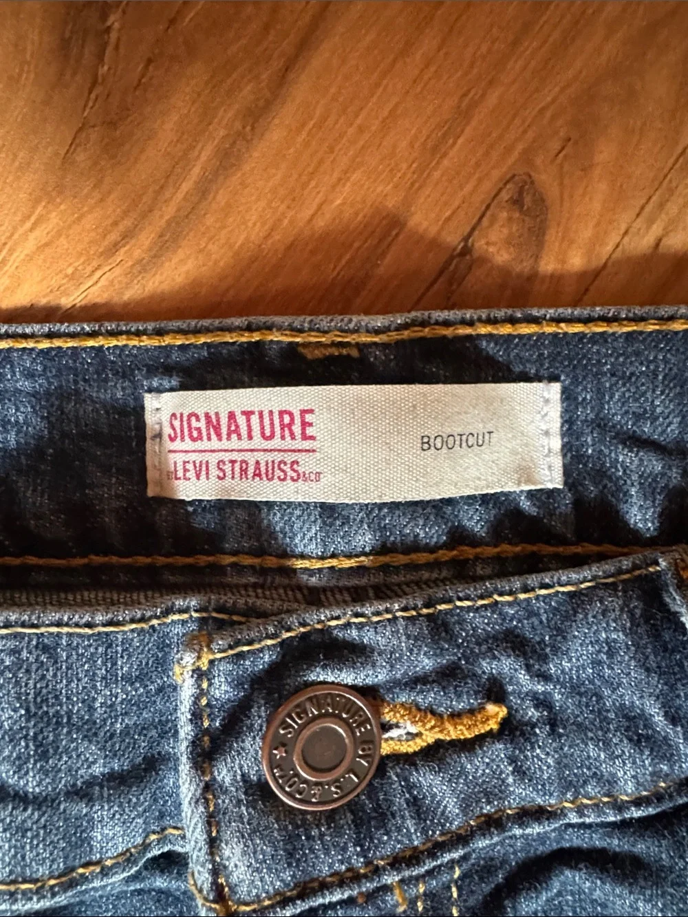 Signature by Levi Strauss Men's Indigo Bootcut Jeans